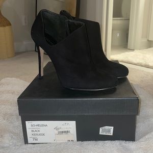 Sole Society Black Suede Booties in a size 7.